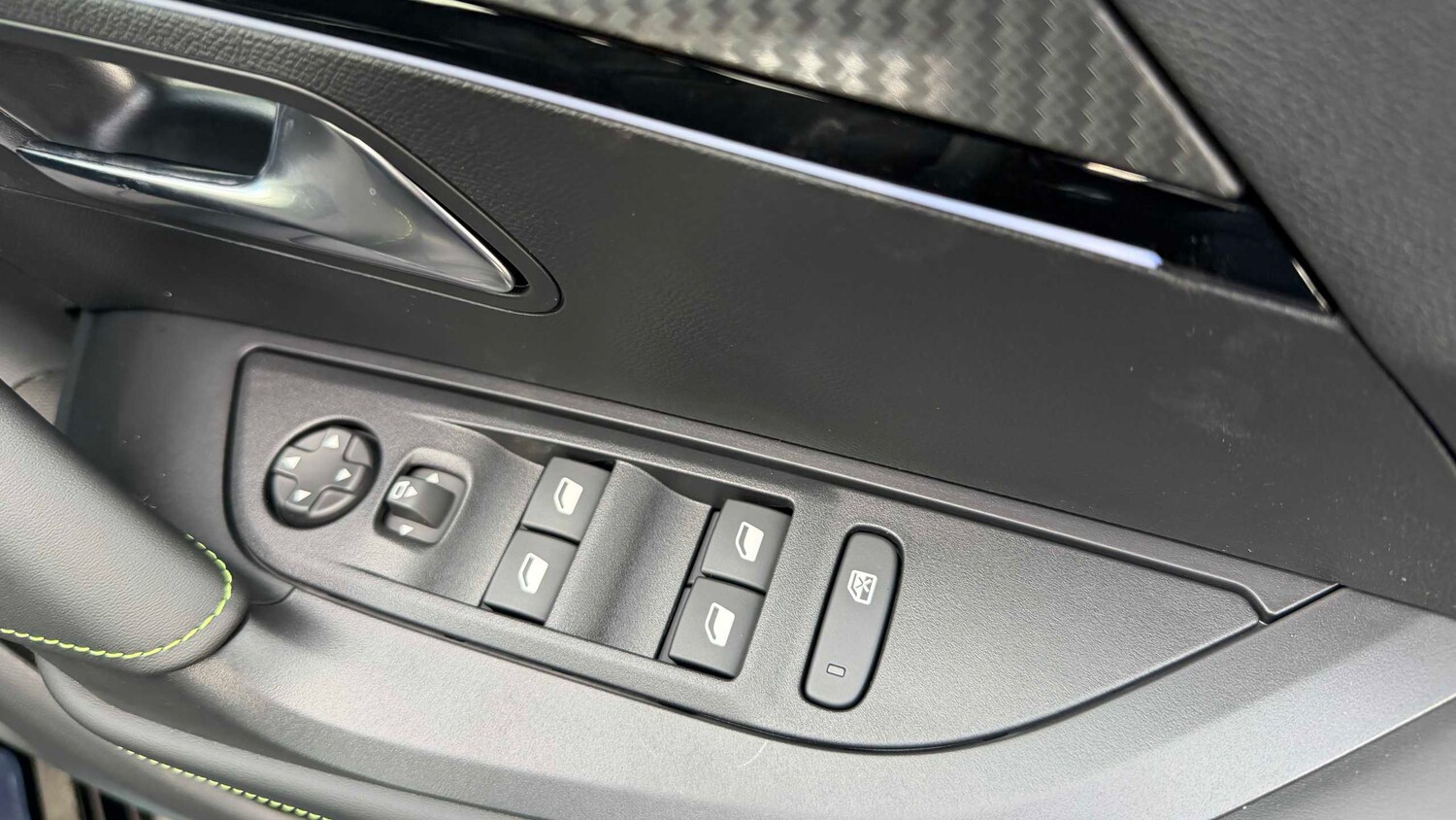 Used Peugeot 2008 for sale - 77862030: Photo 17