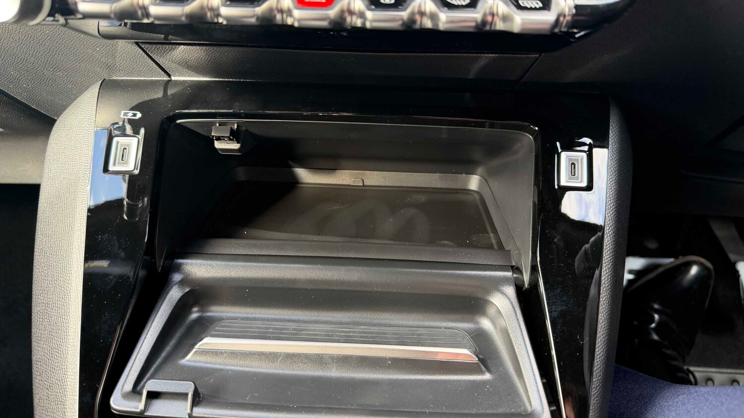 Used Peugeot 2008 for sale - 77862030: Photo 25