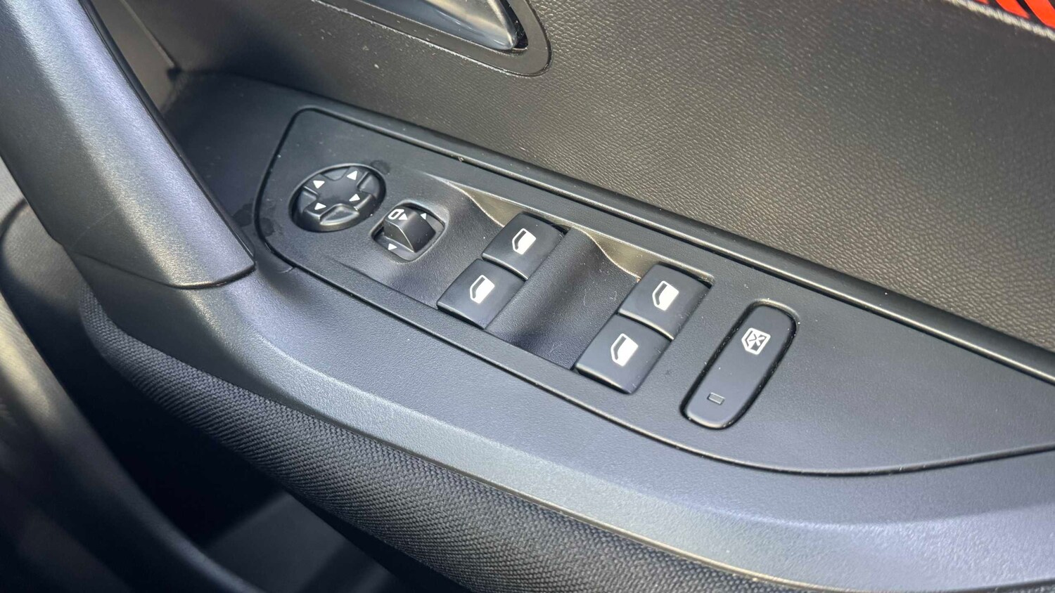 Used Peugeot 2008 for sale - 77860613: Photo 16