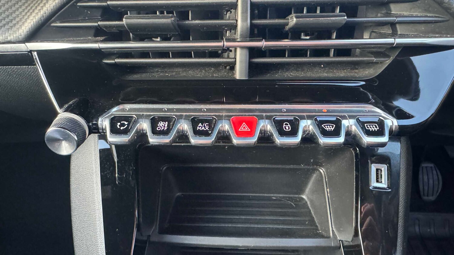 Used Peugeot 2008 for sale - 77860613: Photo 17