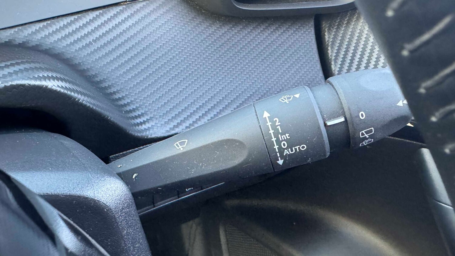 Used Peugeot 2008 for sale - 77860613: Photo 25