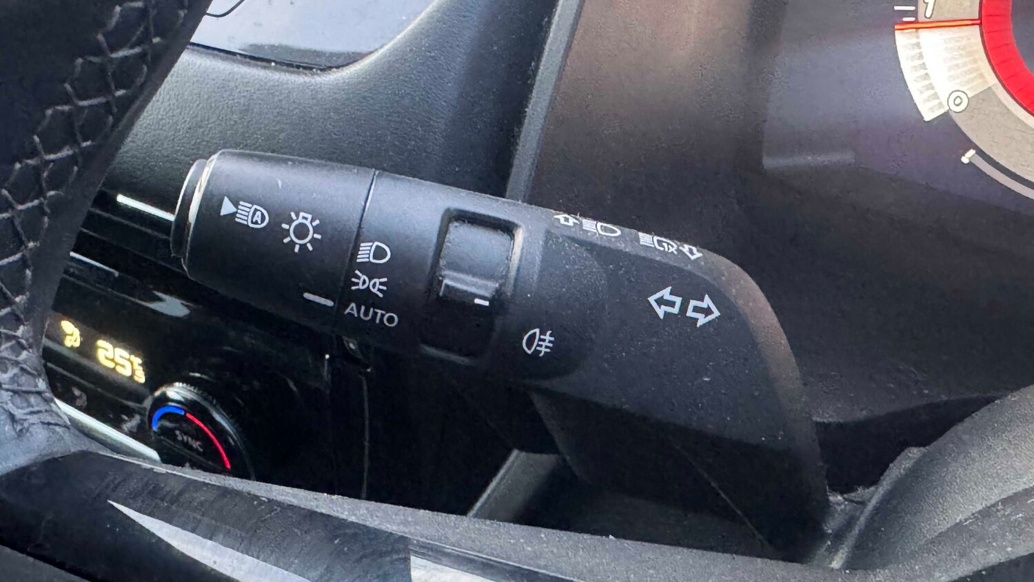 Used Nissan Qashqai for sale - 77860194: Photo 16