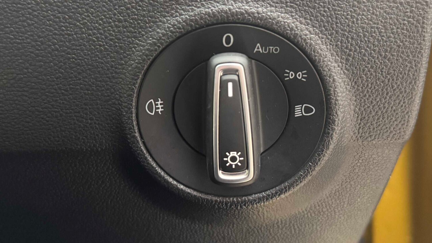 Used Volkswagen T-Roc for sale - 77858532: Photo 13