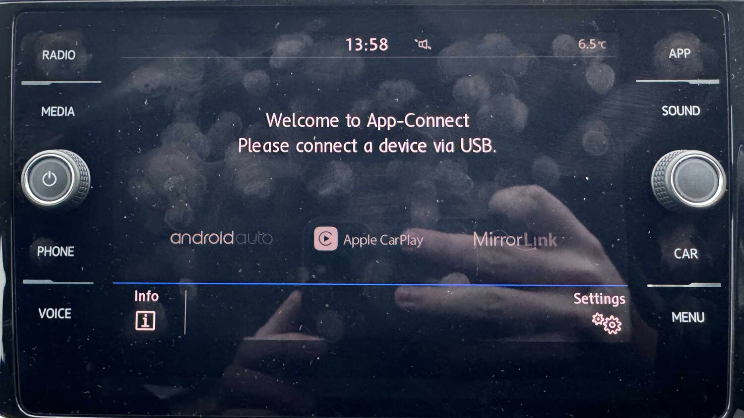 Used Volkswagen T-Roc for sale - 77858532: Photo 19