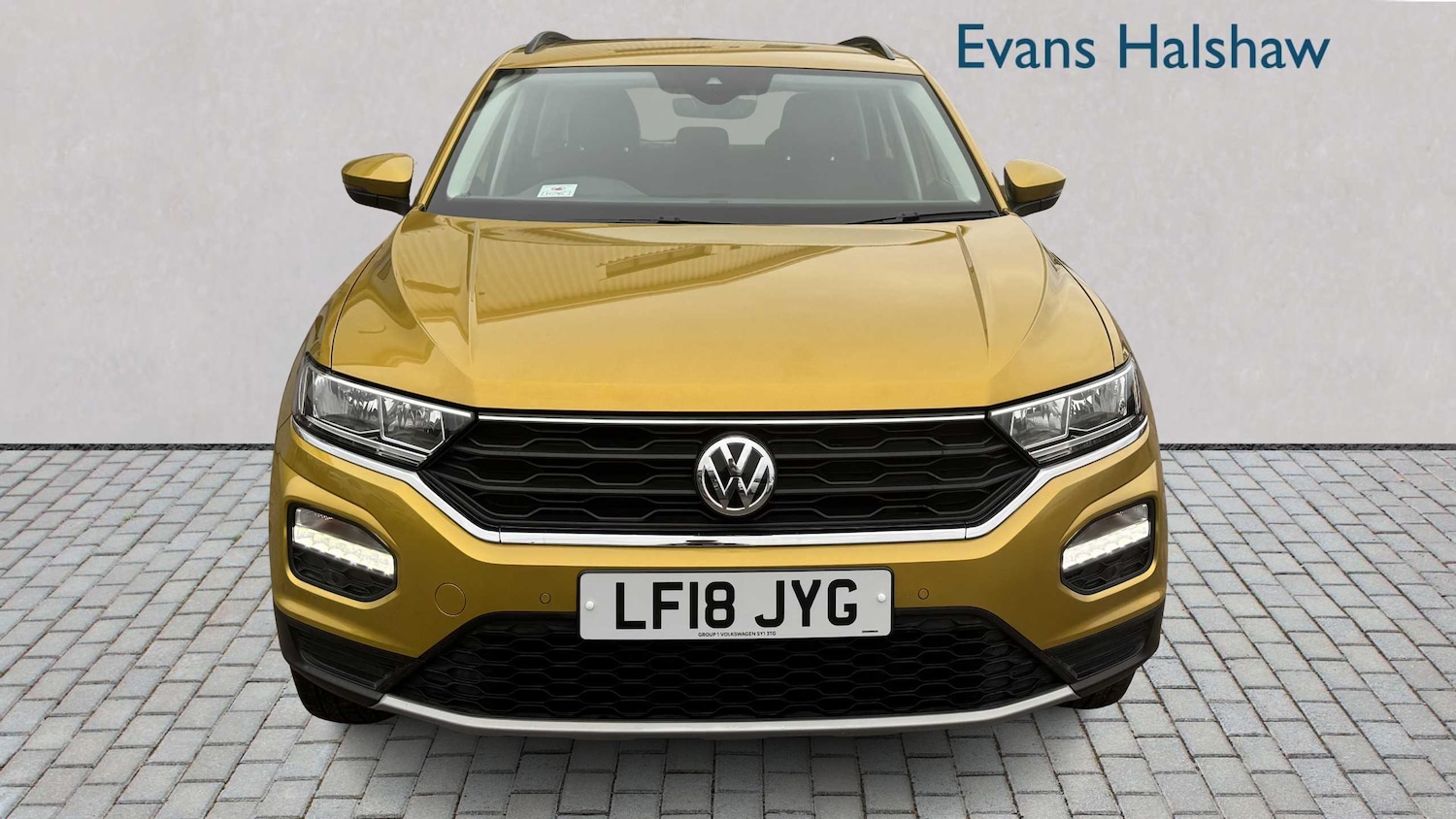 Used Volkswagen T-Roc for sale - 77858532: Photo 2