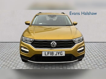 Used Volkswagen T-Roc 2018 for sale - 77858532: Photo
