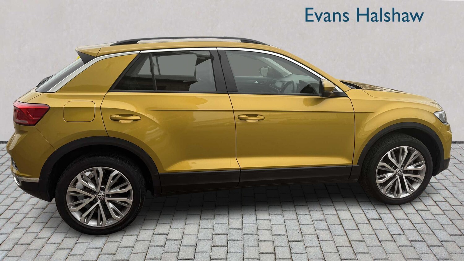 Used Volkswagen T-Roc for sale - 77858532: Photo 8