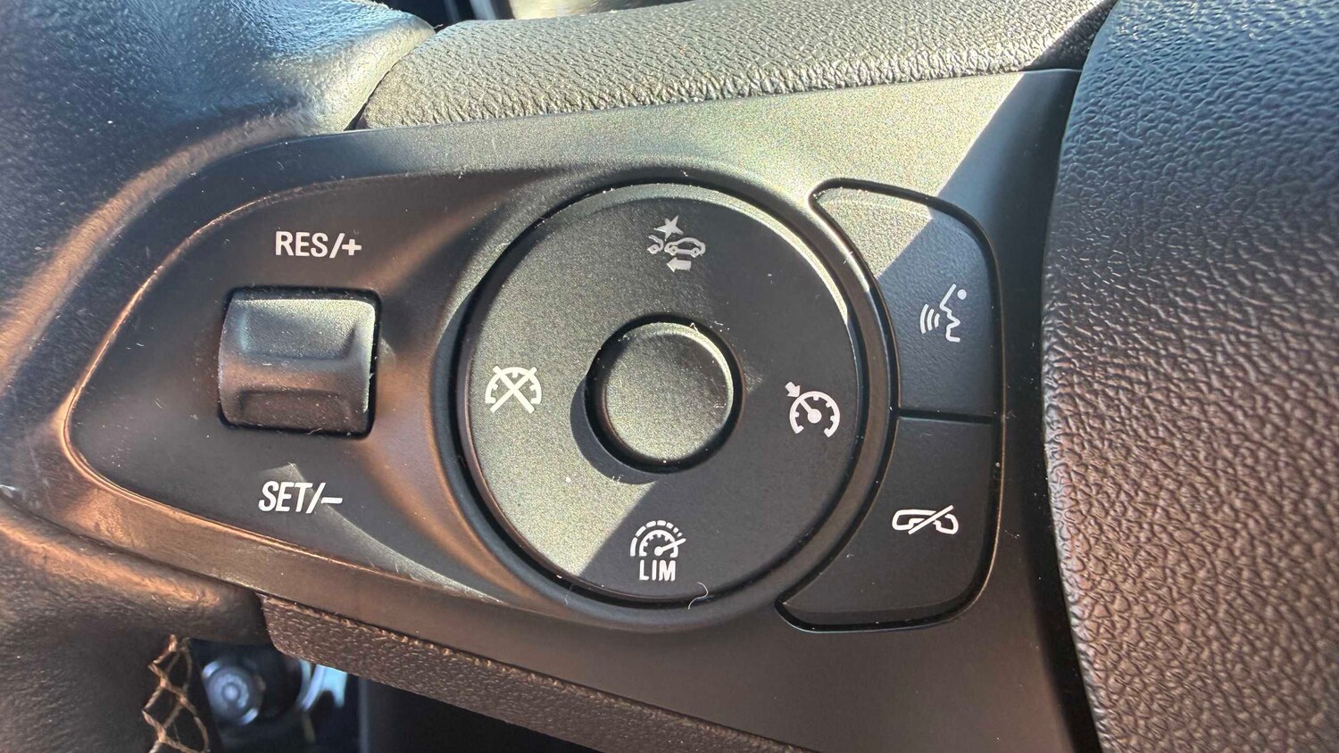 Used Vauxhall Astra 2017 for sale - 77913997: Photo 16