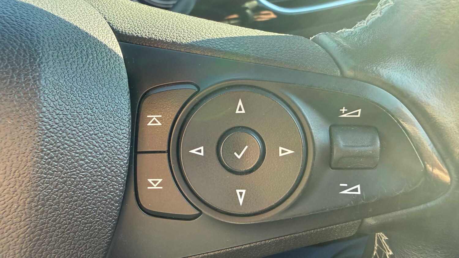 Used Vauxhall Astra 2017 for sale - 77913997: Photo 18