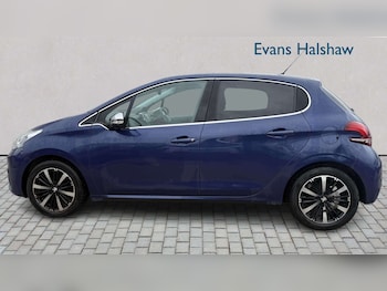 Used Peugeot 208 2017 for sale - 78278608: Photo