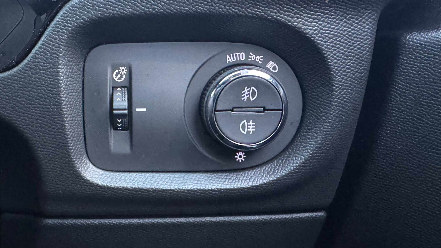 Used Vauxhall Corsa for sale - 77858474: Photo 19