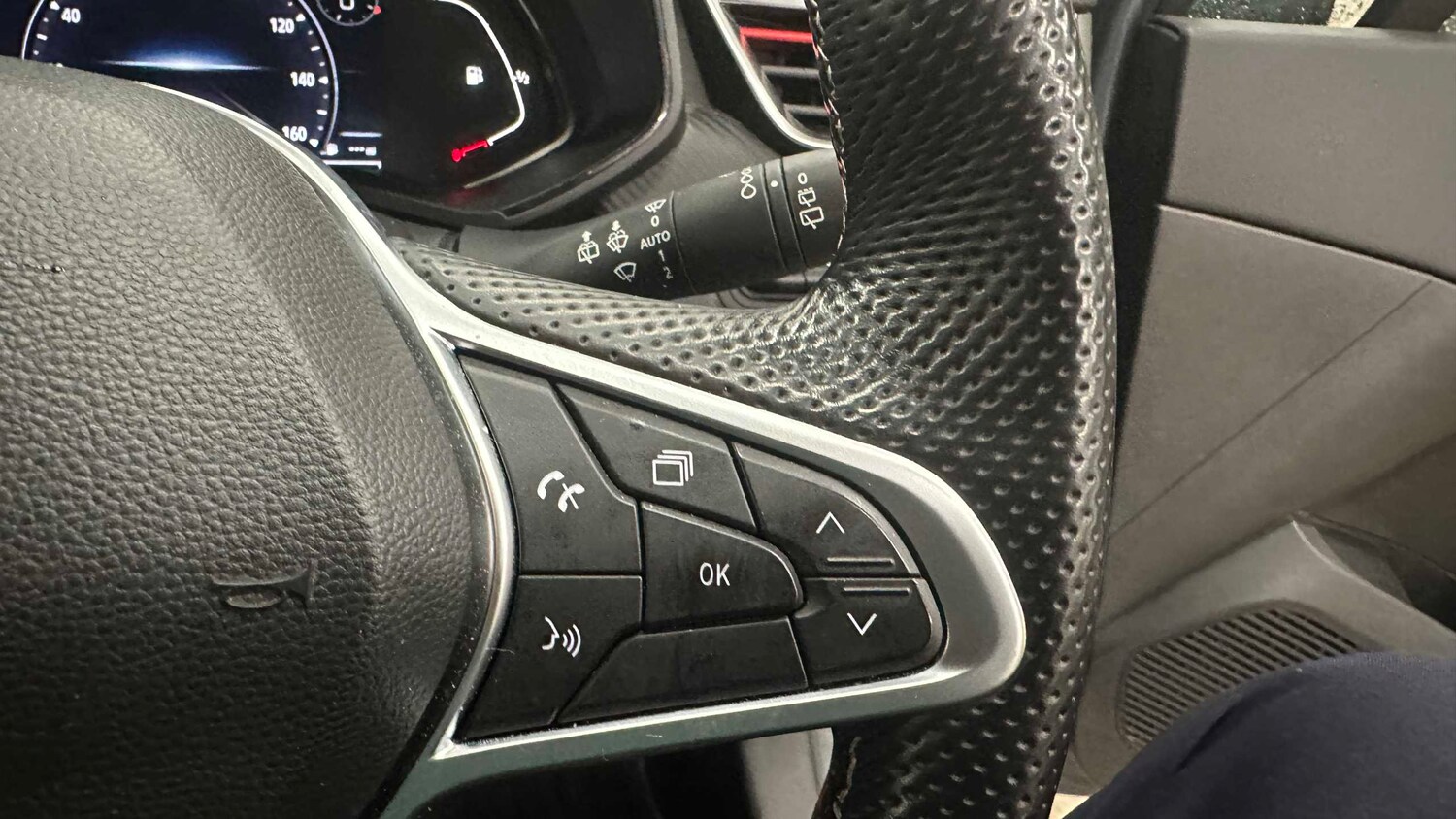 Used Renault Clio 2021 for sale - 77859062: Photo 17