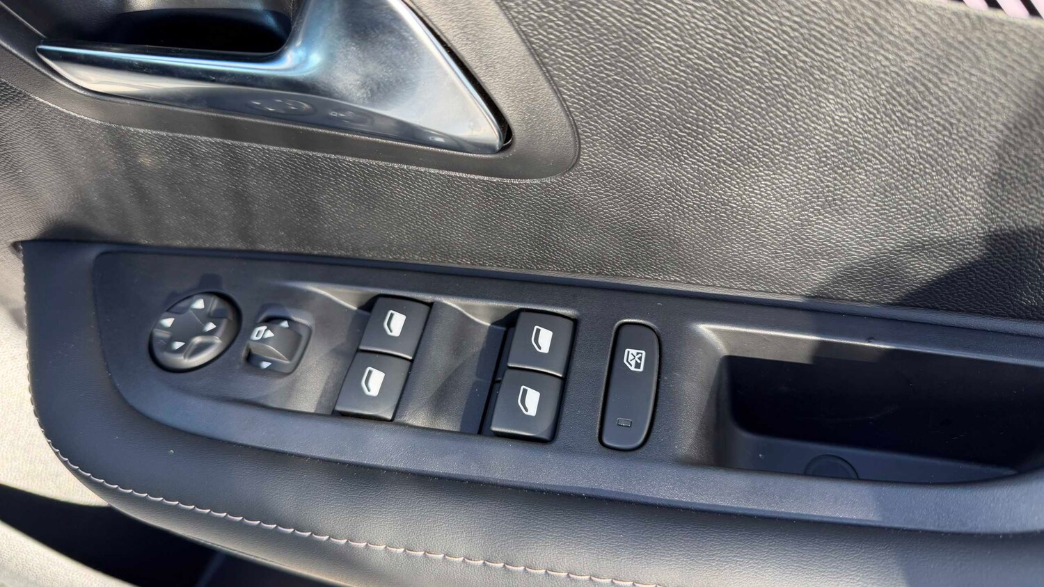 Used Peugeot 208 for sale - 77859832: Photo 15