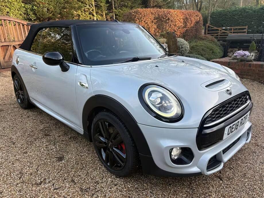 Used MINI Convertible 2018 for sale - 77396195: Photo 2