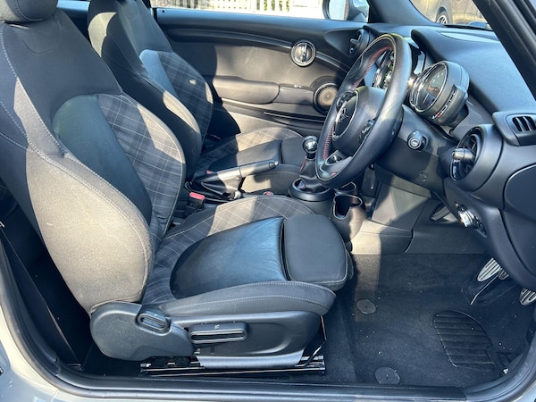 Used MINI Convertible 2018 for sale - 74280460: Photo 12