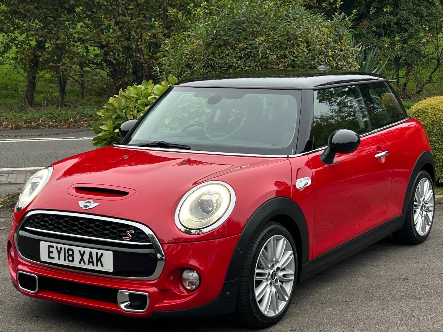 Used MINI Hatch 2018 for sale - 76349508: Photo 1