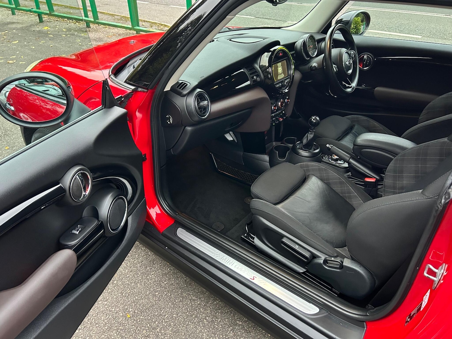 Used MINI Hatch 2018 for sale - 76349508: Photo 19