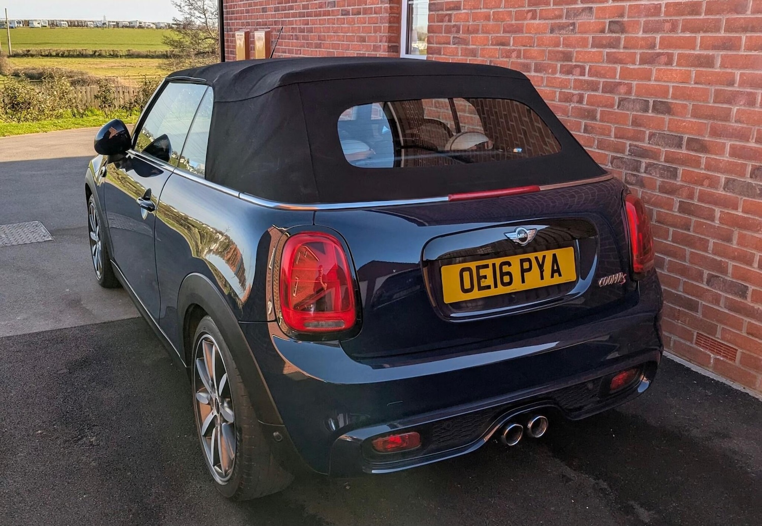 Used MINI Convertible 2016 for sale - 77131923: Photo 3