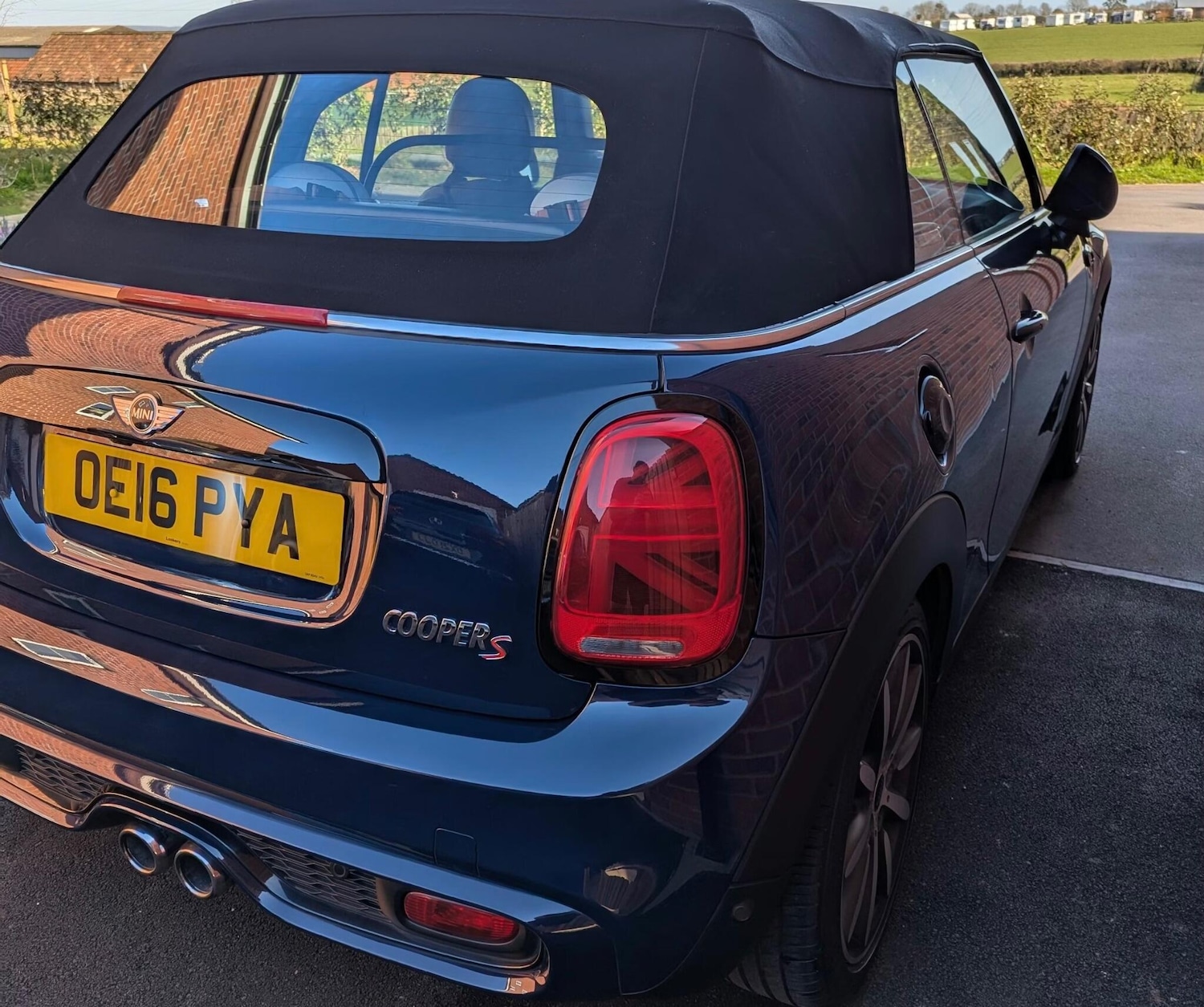 Used MINI Convertible 2016 for sale - 77131923: Photo 4