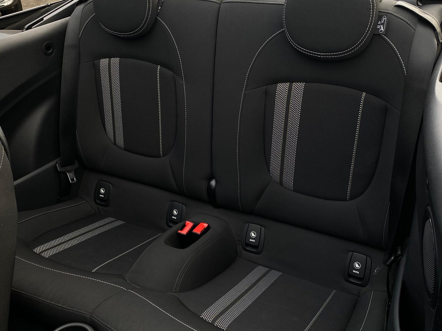 Used MINI Convertible 2018 for sale - 76988410: Photo 16