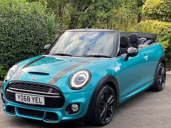 Used MINI Convertible 2018 for sale - 76988410: Photo