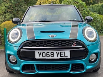 Used MINI Convertible 2018 for sale - 76988410: Photo