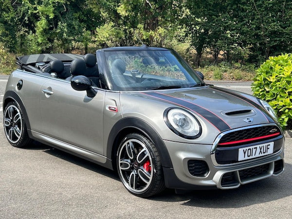 Used MINI Convertible 2017 for sale - 75268594: Photo 2