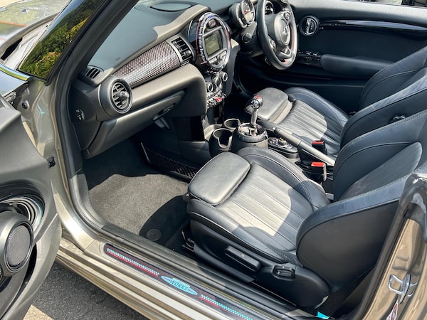 Used MINI Convertible 2017 for sale - 75268594: Photo 4