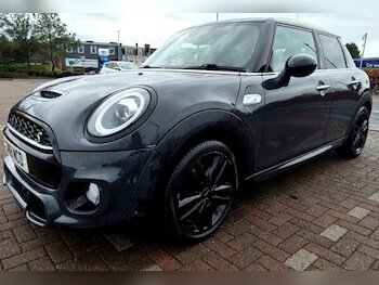 Used MINI Hatch 2019 for sale - 77290805: Photo