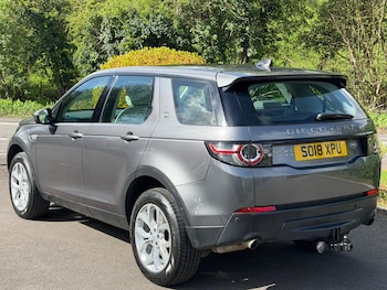 Used Land Rover Discovery Sport 2018 for sale - 77411481: Photo