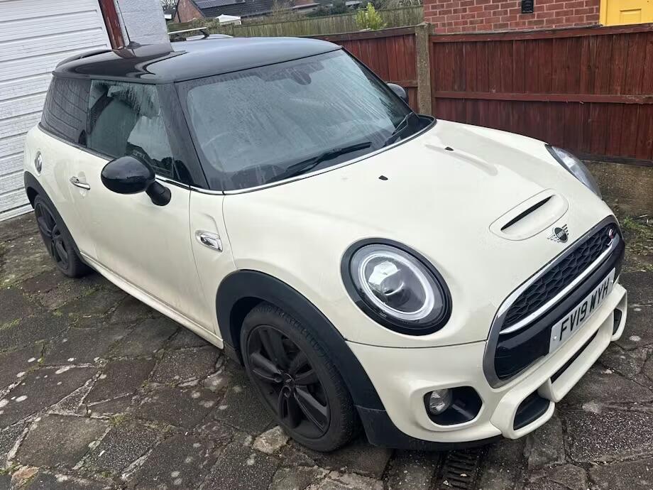Used MINI Hatch 2019 for sale - 77358472: Photo 1