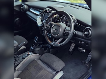 Used MINI Hatch 2021 for sale - 77377056: Photo