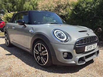 Used MINI Convertible 2019 for sale - 78384384: Photo