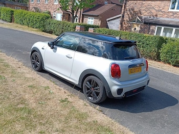Used MINI Hatch 2019 for sale - 79553367: Photo