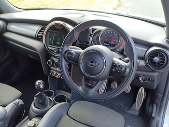Used MINI Hatch 2019 for sale - 79553367: Photo