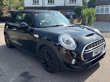 Used MINI Convertible 2017 for sale - 75747018: Photo