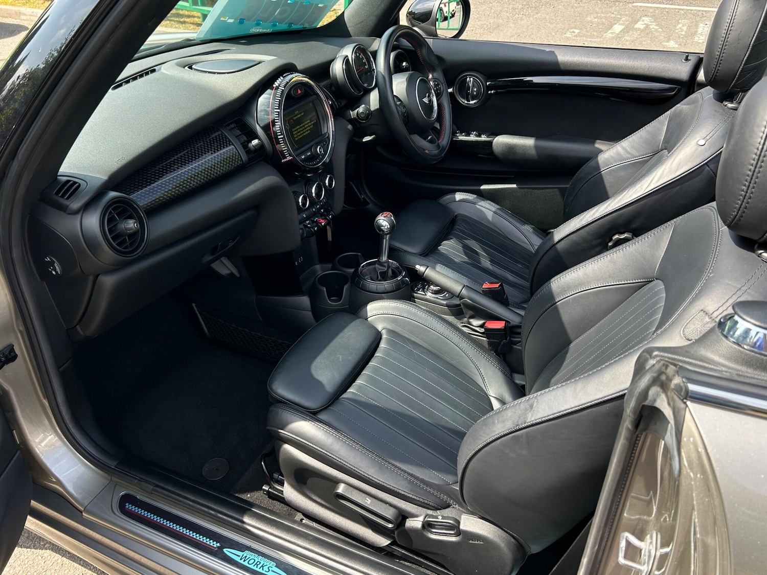 Used MINI Convertible 2017 for sale - 76995037: Photo 18