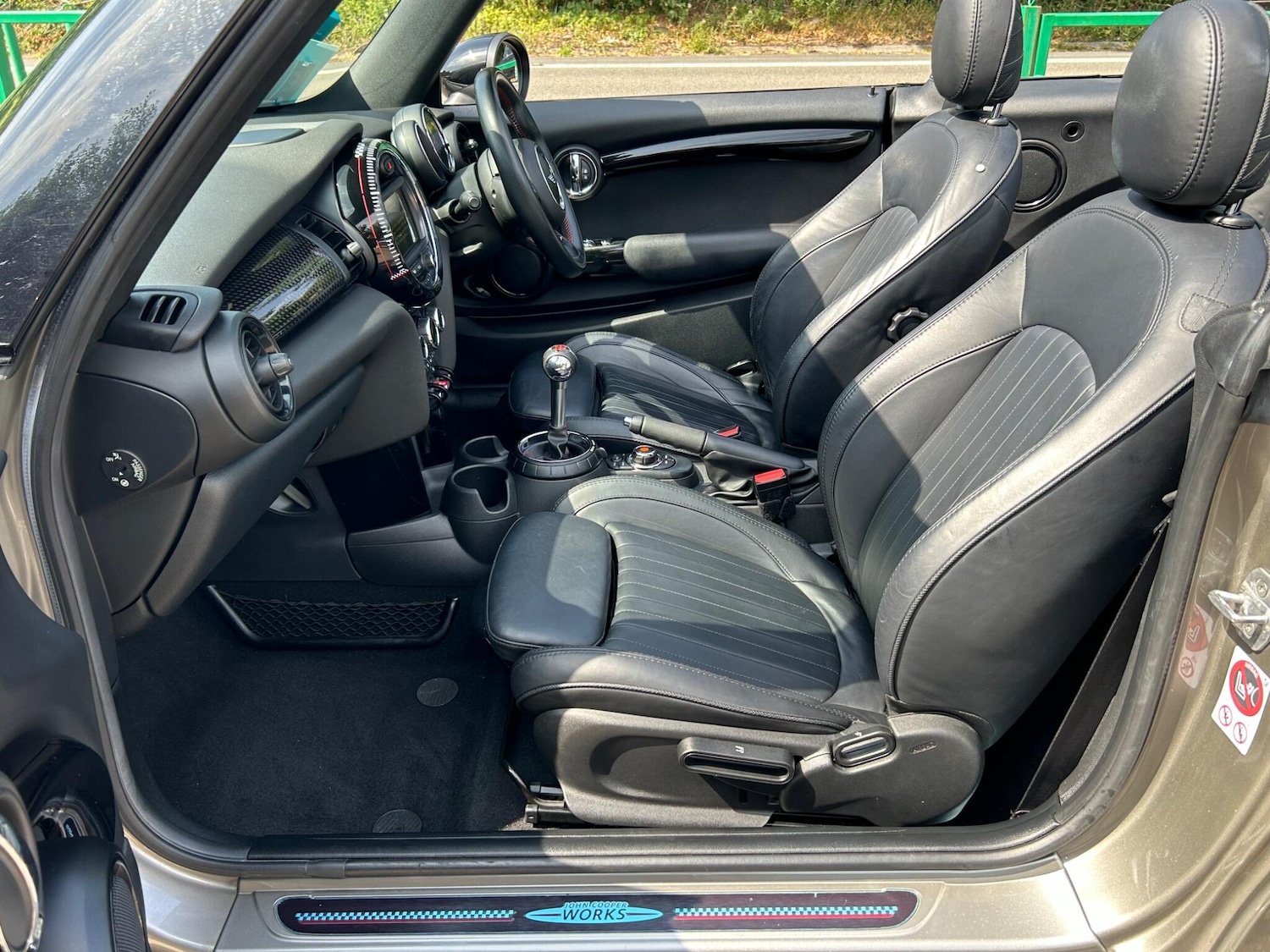 Used MINI Convertible 2017 for sale - 76995037: Photo 19