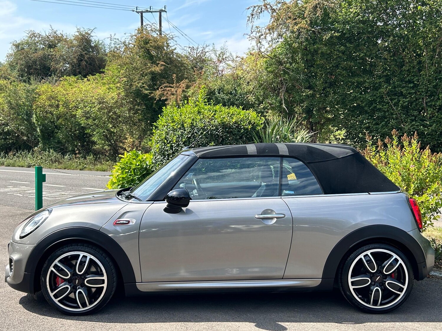 Used MINI Convertible 2017 for sale - 76995037: Photo 25