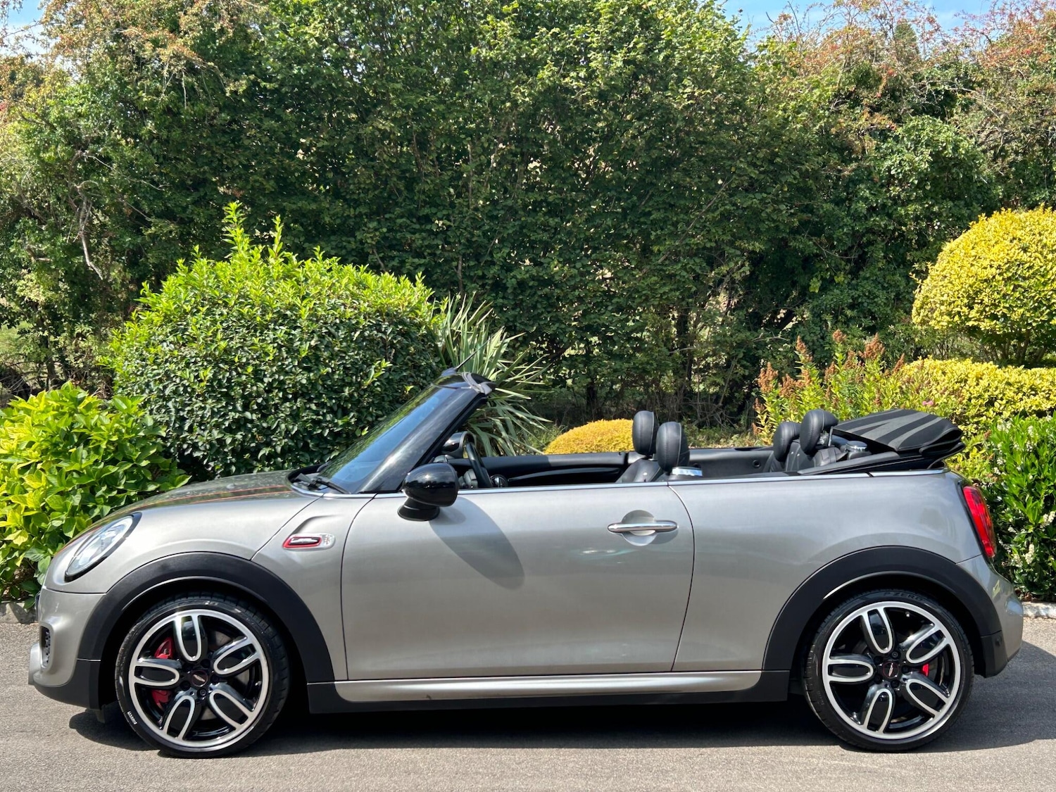 Used MINI Convertible 2017 for sale - 76995037: Photo 8
