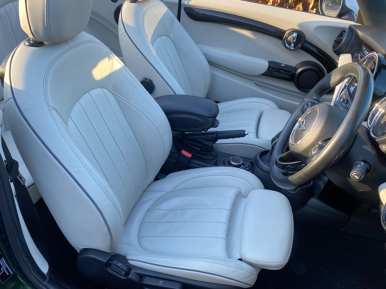 Used MINI Convertible 2018 for sale - 76801067: Photo 18