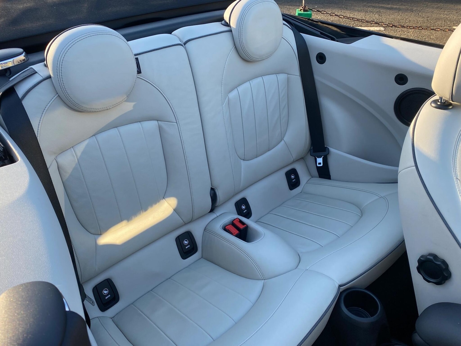 Used MINI Convertible 2018 for sale - 76801067: Photo 19