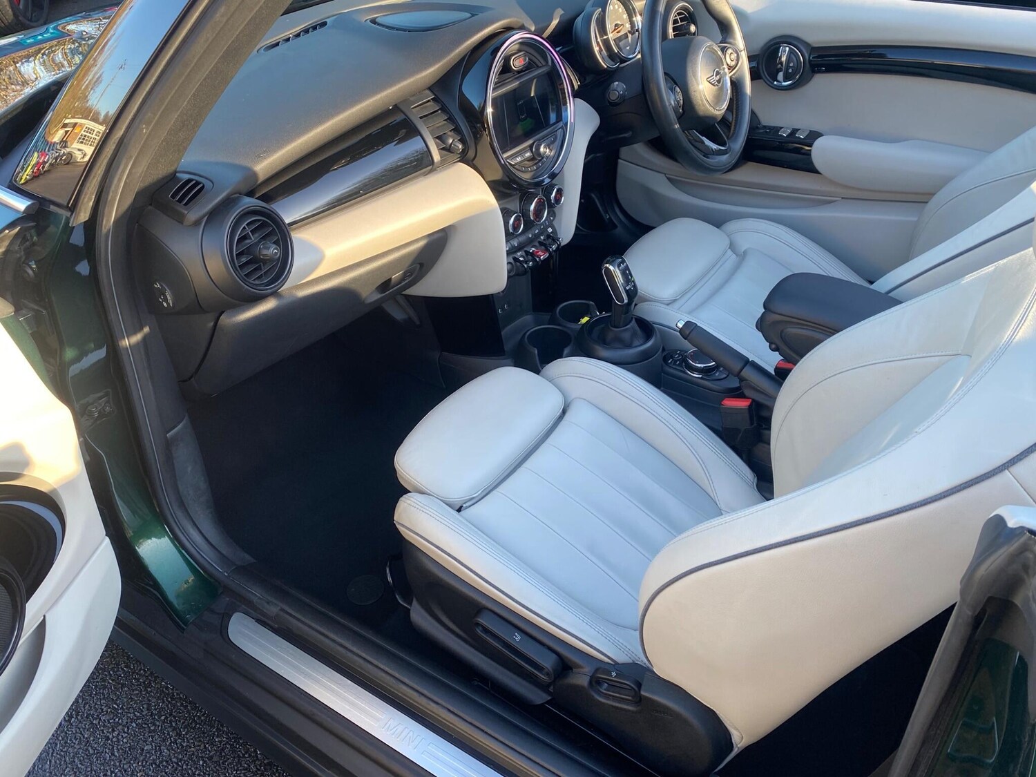 Used MINI Convertible 2018 for sale - 76801067: Photo 22