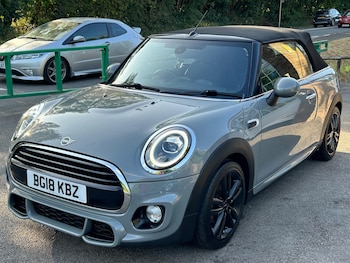 Used MINI Convertible 2018 for sale - 76991897: Photo