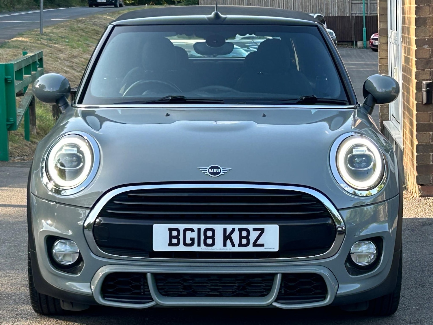 Used MINI Convertible 2018 for sale - 76991897: Photo 3