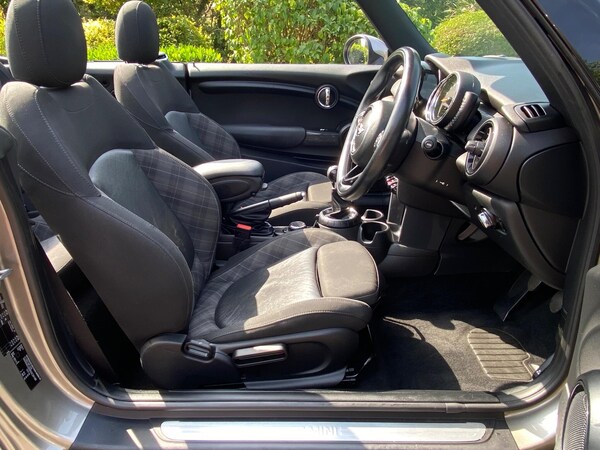 Used MINI Convertible 2017 for sale - 74242415: Photo 18