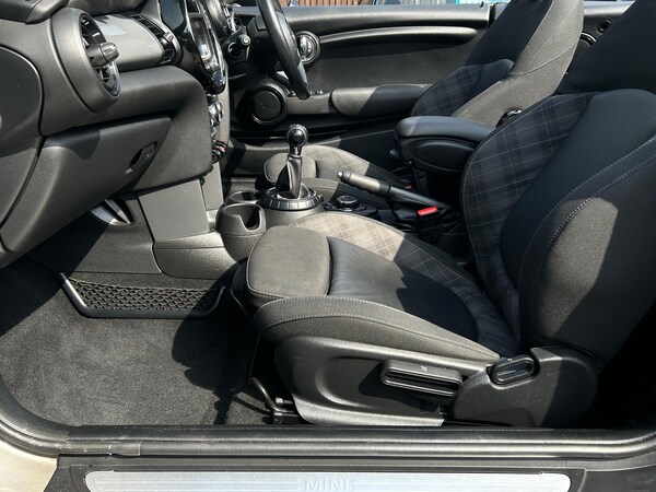 Used MINI Convertible 2017 for sale - 74242415: Photo 20