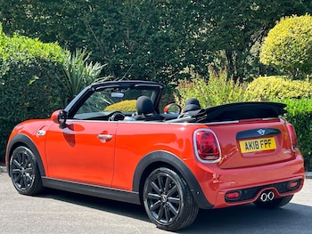 Used MINI Convertible 2018 for sale - 74667597: Photo