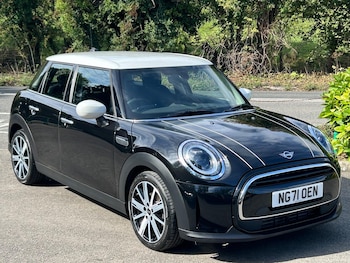 Used MINI Hatch 2021 for sale - 75905320: Photo