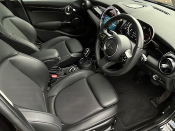Used MINI Hatch 2021 for sale - 75905320: Photo